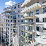 Close To Center - Balcony - New - Aircon アパート