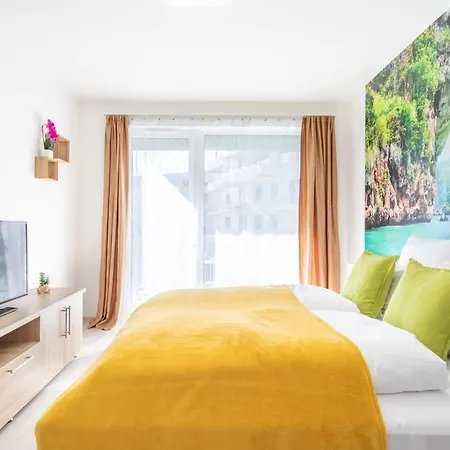 Close To Center - Balcony - New - Aircon *