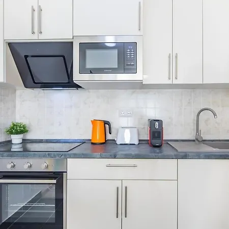 Apartment Close To Center - Balcony - New - Aircon *