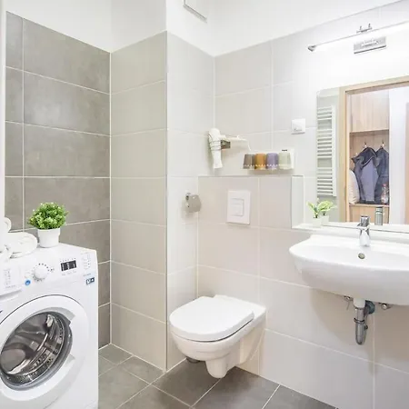 Close To Center - Balcony - New - Aircon *