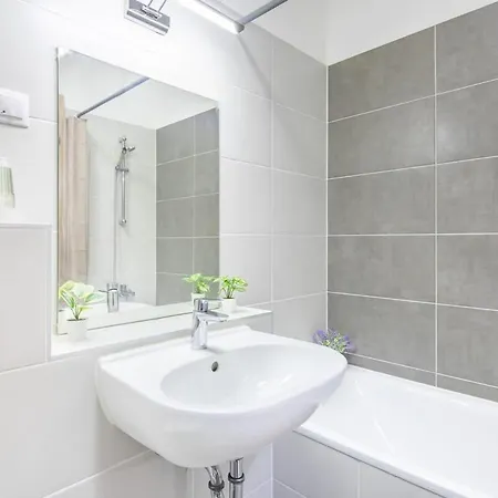 Close To Center - Balcony - New - Aircon Apartment