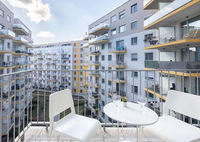 Close To Center - Balcony - New - Aircon *