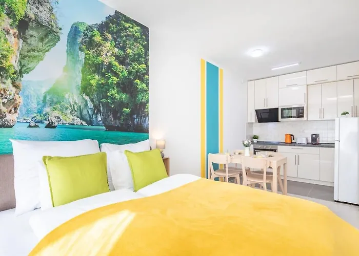 Close To Center - Balcony - New - Aircon Appartement