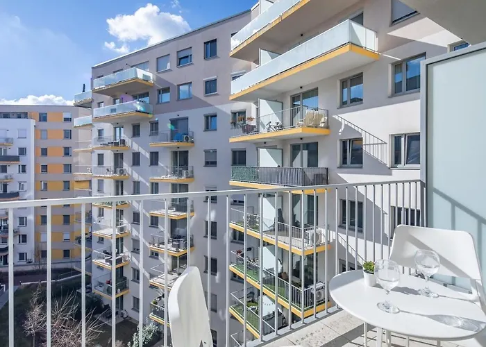 Close To Center - Balcony - New - Aircon Appartement