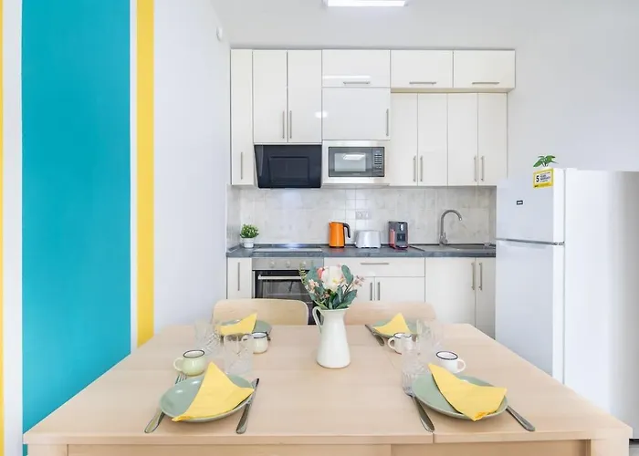 Close To Center - Balcony - New - Aircon Appartement