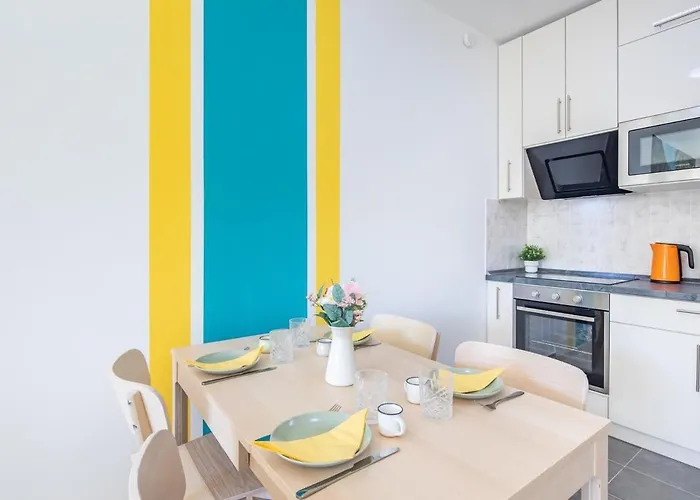 Appartement Close To Center - Balcony - New - Aircon *