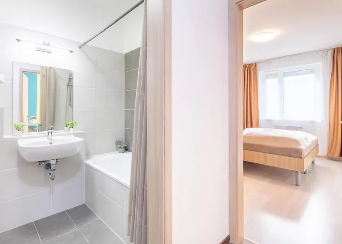 Close To Center - Balcony - New - Aircon Appartement *